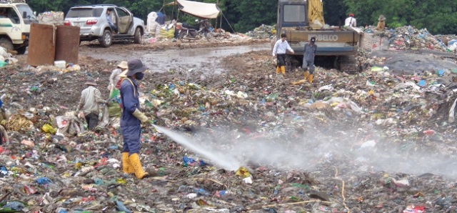 Cách khử mùi hôi rác thải chung cư, bãi rác bằng cách khử mùi