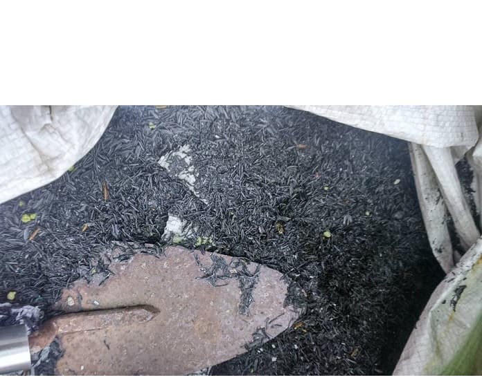 Cách làm phân trộn trấu hun