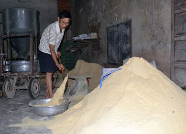 Ủ thức ăn bằng men ướt không tốn quá nhiều chi phí.