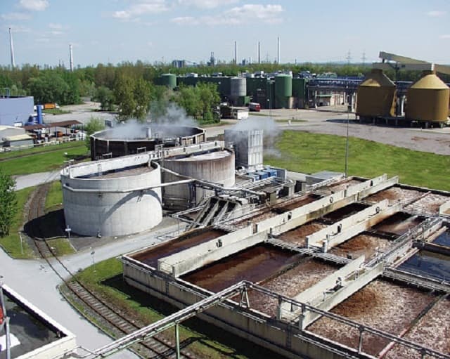 Mùi hôi do nước thải công nghiệp