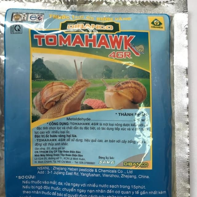 Thuốc Tomahawk 4G dùng để chiêu dụ ốc sên và tiêu diệt chúng tại chỗ